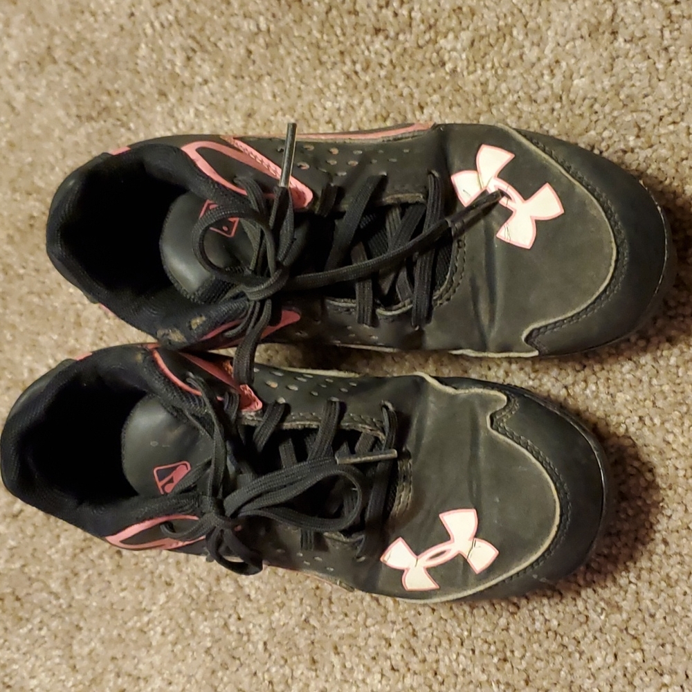 Softball cleats
